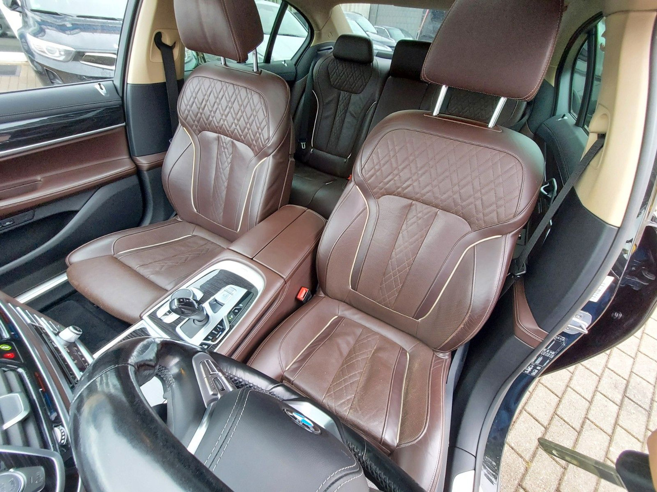 Sedan BMW 740 Baureihe 7 Lim 740 d xDrive Glasdach ACC: picture 21 Sedan BMW 740 Baureihe 7 Lim 740 d xDrive Glasdach ACC: picture 21