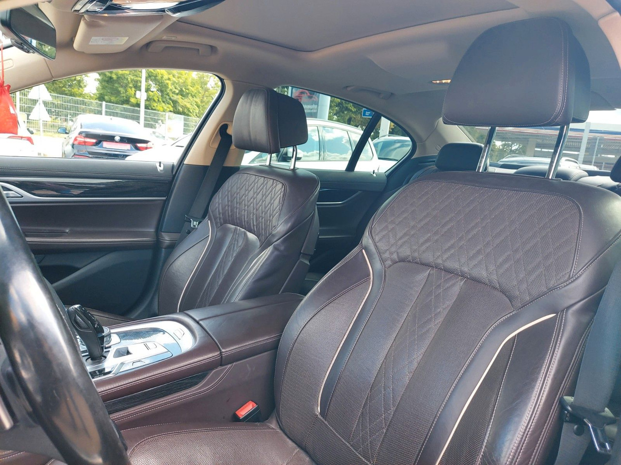 Sedan BMW 740 Baureihe 7 Lim 740 d xDrive Glasdach ACC: picture 18 Sedan BMW 740 Baureihe 7 Lim 740 d xDrive Glasdach ACC: picture 18