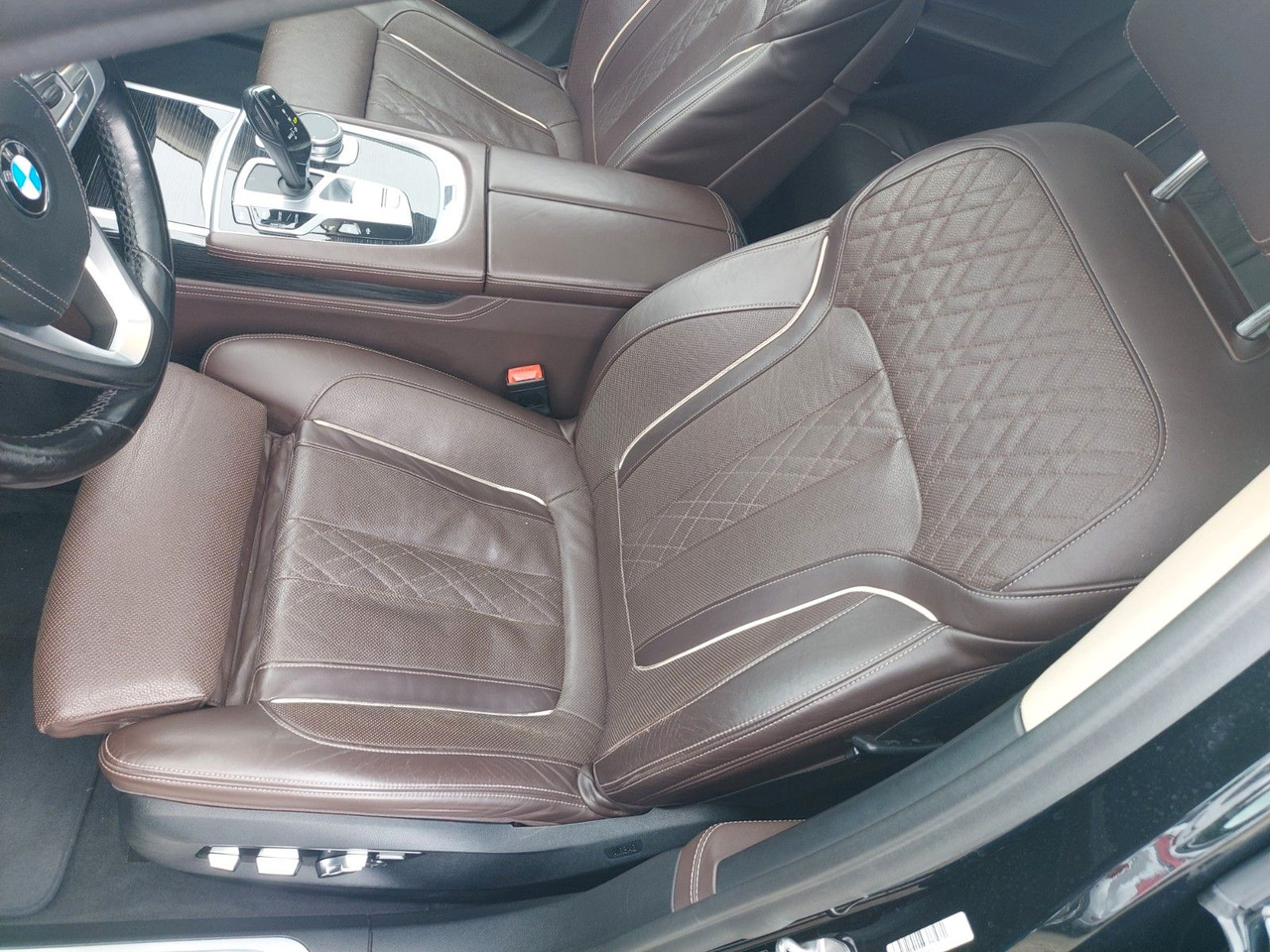 Sedan BMW 740 Baureihe 7 Lim 740 d xDrive Glasdach ACC: picture 19 Sedan BMW 740 Baureihe 7 Lim 740 d xDrive Glasdach ACC: picture 19