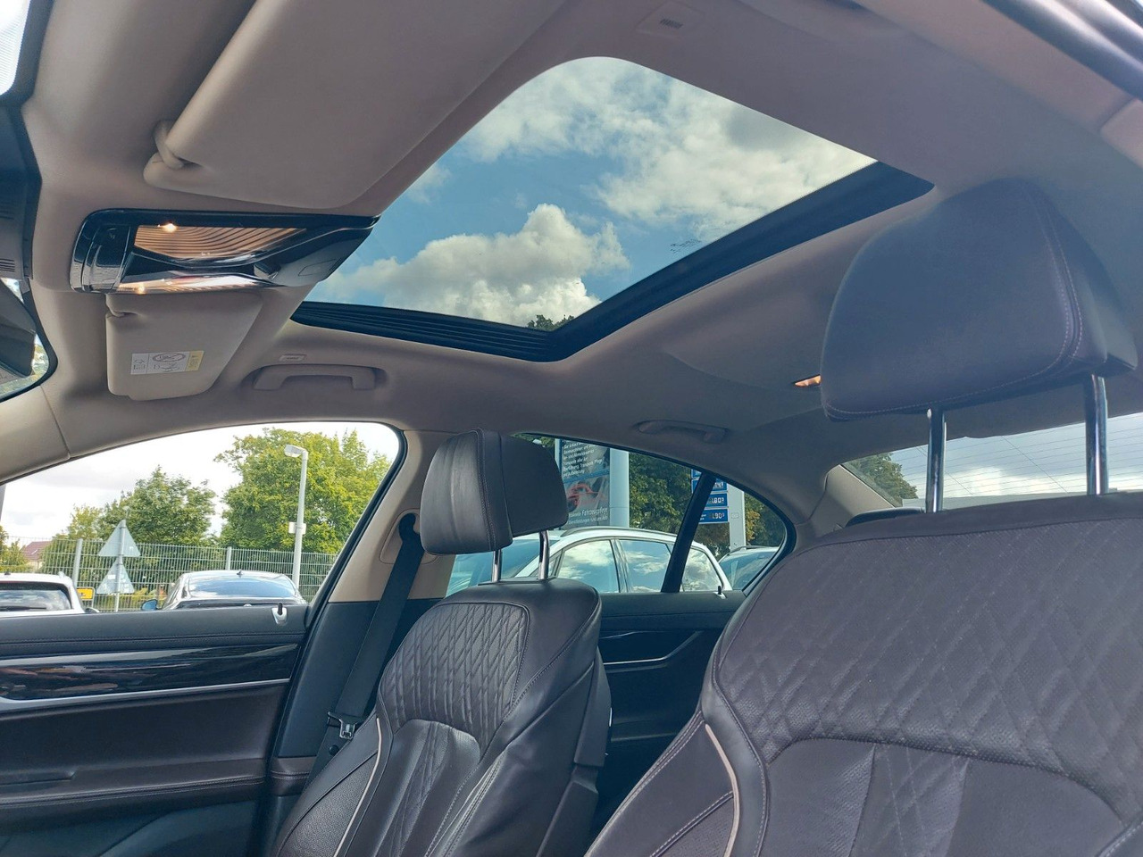 Sedan BMW 740 Baureihe 7 Lim 740 d xDrive Glasdach ACC: picture 17 Sedan BMW 740 Baureihe 7 Lim 740 d xDrive Glasdach ACC: picture 17