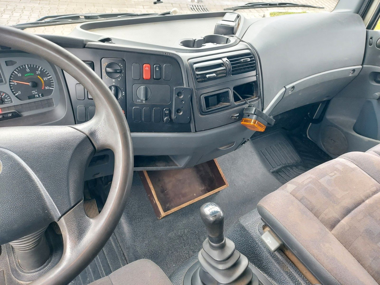 Tipper, Crane truck Mercedes-Benz Atego 2 4-Zyl. 4x2 918 4x2 MEILLER HIAB066 Kran: picture 22 Tipper, Crane truck Mercedes-Benz Atego 2 4-Zyl. 4x2 918 4x2 MEILLER HIAB066 Kran: picture 22