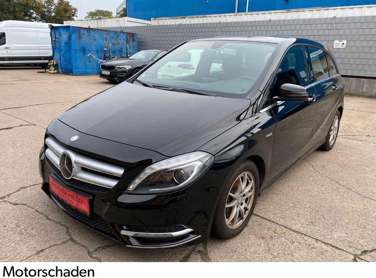 Mercedes-Benz B 180 B -Klasse B 180 Autom. Xenon Navi - Sedan: picture 1 Mercedes-Benz B 180 B -Klasse B 180 Autom. Xenon Navi - Sedan: picture 1
