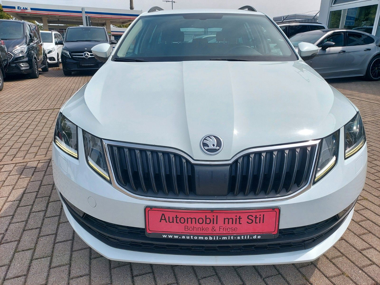 Skoda Octavia Combi Drive LED ACC Radar DAB 8xRad AHK - Station wagon: picture 4 Skoda Octavia Combi Drive LED ACC Radar DAB 8xRad AHK - Station wagon: picture 4