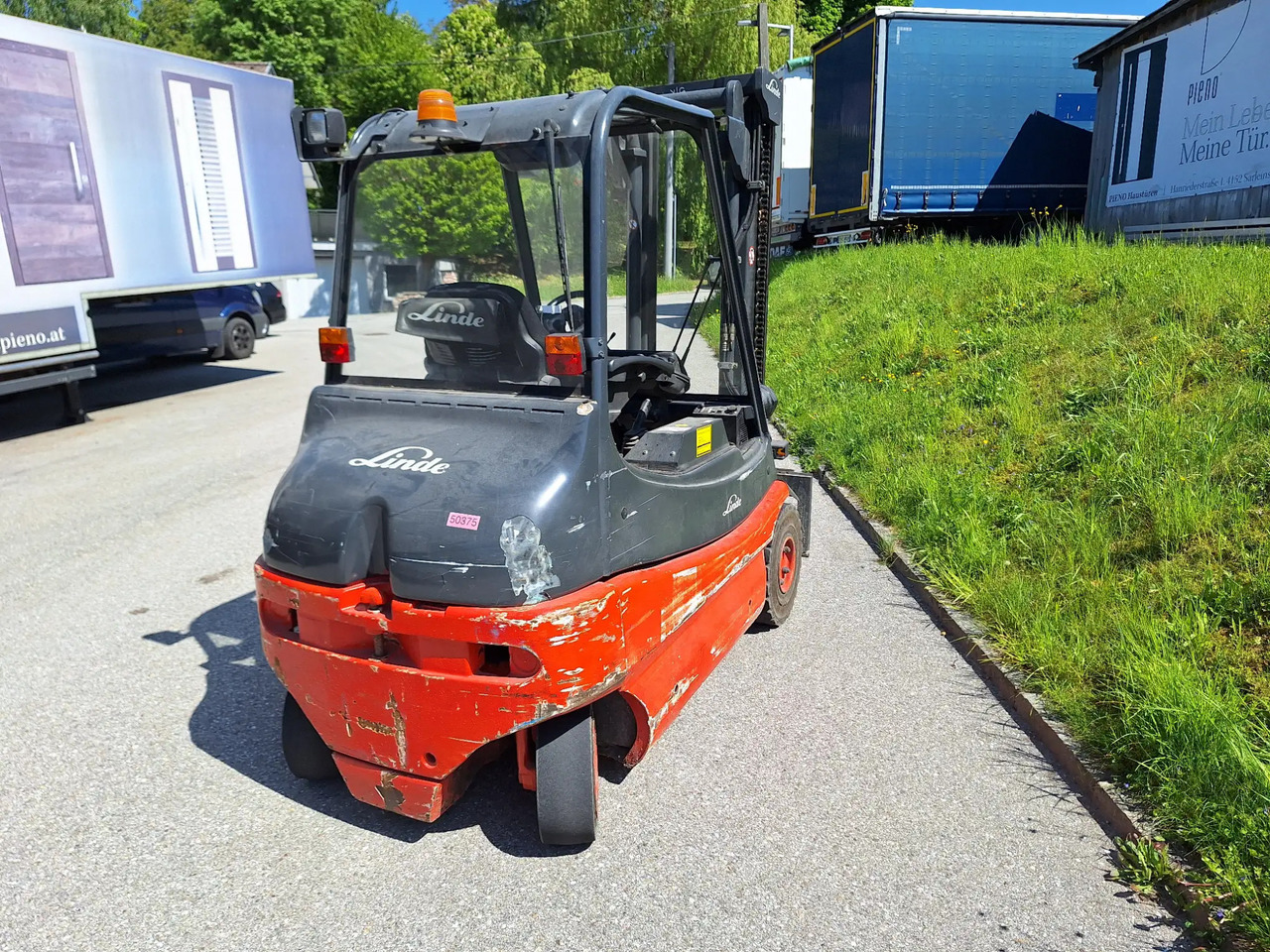 1 Stk. Elektrostapler (Linde) - Electric forklift: picture 3 1 Stk. Elektrostapler (Linde) - Electric forklift: picture 3