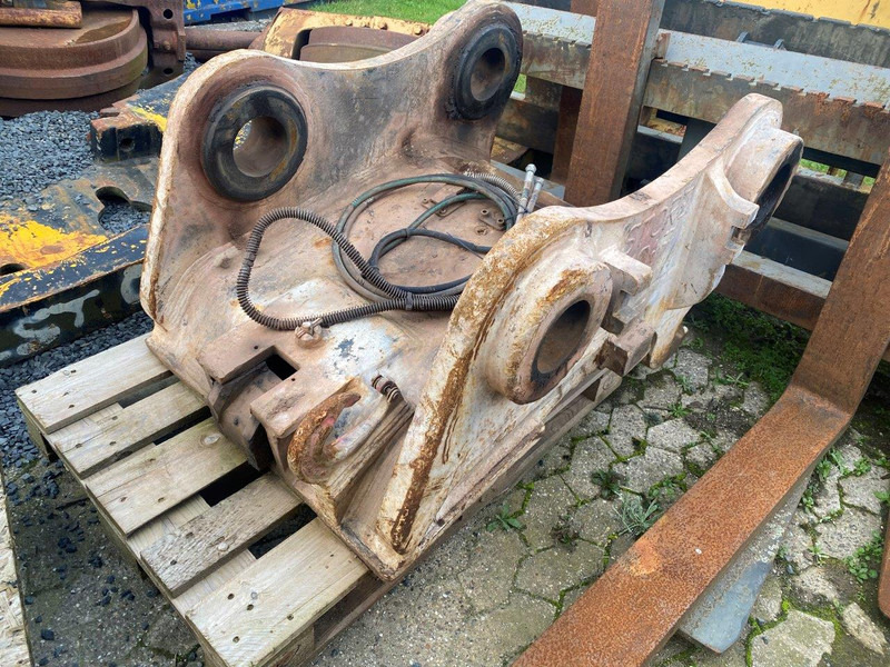 Bucket KleppMek CAT 390 Heavy Duty KM4 - 8000: picture 8 Bucket KleppMek CAT 390 Heavy Duty KM4 - 8000: picture 8