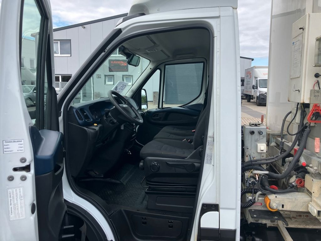 Refrigerated van Iveco Daily 35C18 MAXICARGO Kühlkoffer/CARRIER/AC/EU6: picture 10