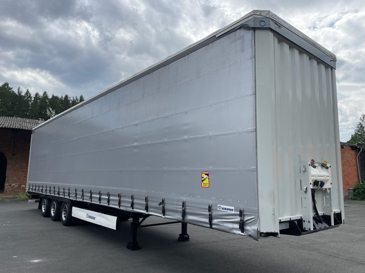 Krone SD DA06 Pritsche+Plane/MEGA/3-Achs/13,6m/EDSCHA - Curtainsider semi-trailer: picture 1 Krone SD DA06 Pritsche+Plane/MEGA/3-Achs/13,6m/EDSCHA - Curtainsider semi-trailer: picture 1