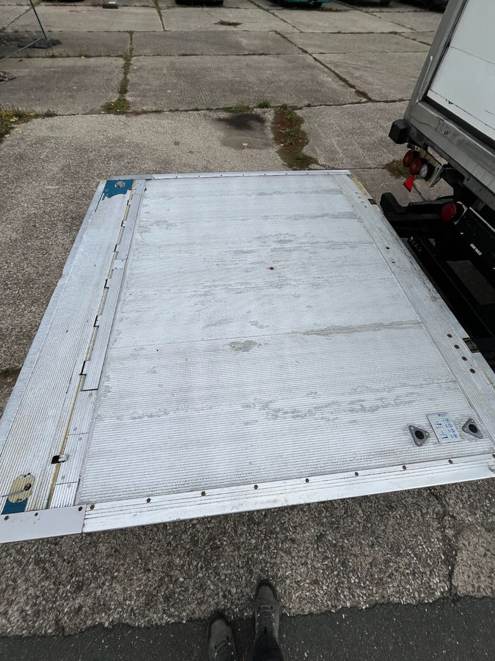 Schmitz Cargobull SCB*S3B/CARRIER/Vector1550/LBW/BÄR/2347h/13,4m - Refrigerator semi-trailer: picture 5 Schmitz Cargobull SCB*S3B/CARRIER/Vector1550/LBW/BÄR/2347h/13,4m - Refrigerator semi-trailer: picture 5