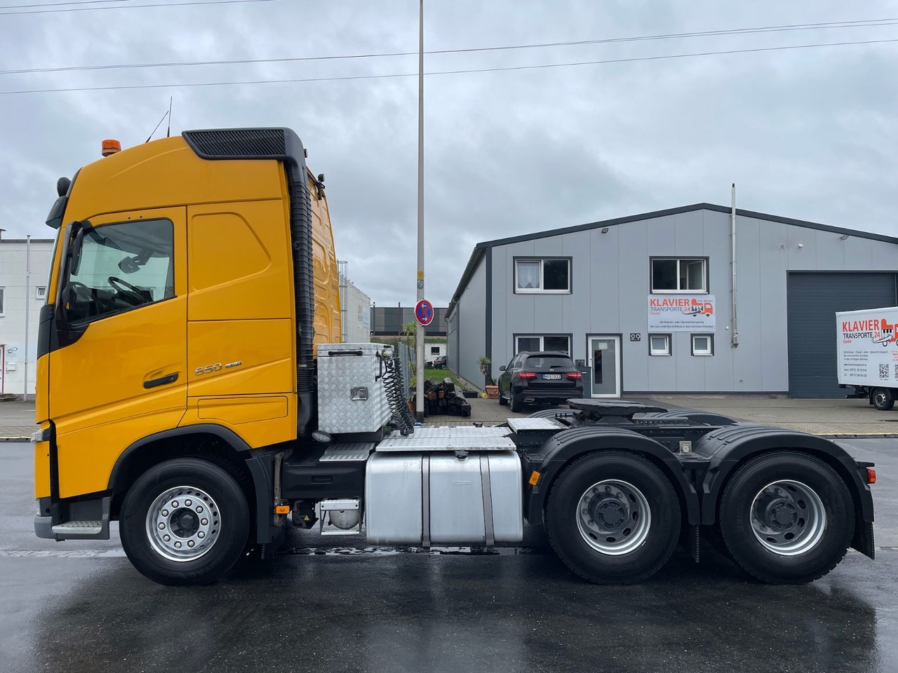 Volvo FH16 650 6x4/120t/BIG AXLE/Retarder/StandAC/EU6 - Tractor unit: picture 4 Volvo FH16 650 6x4/120t/BIG AXLE/Retarder/StandAC/EU6 - Tractor unit: picture 4