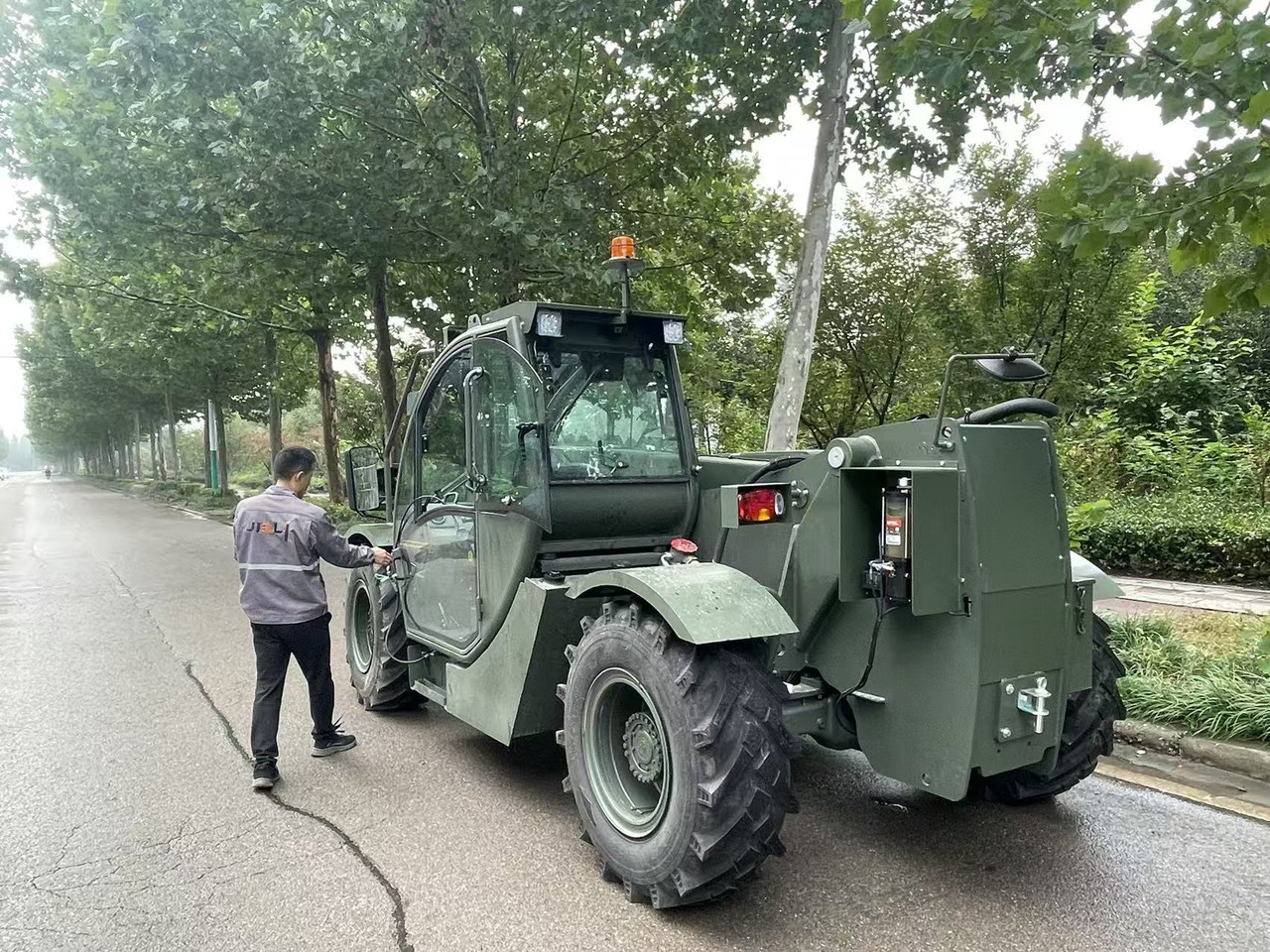 JIELI JL7030 I am looking for a distributor:) - Telescopic handler: picture 3 JIELI JL7030 I am looking for a distributor:) - Telescopic handler: picture 3