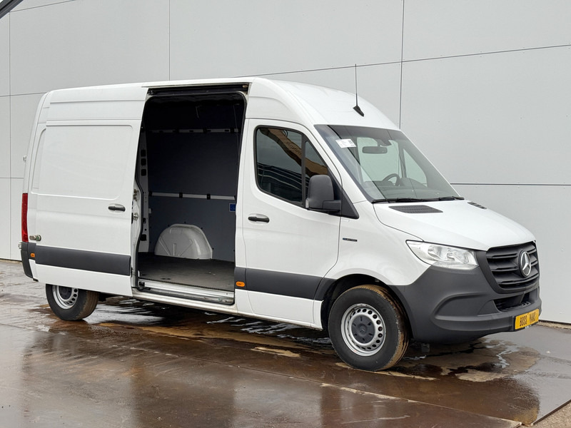 Mercedes-Benz eSprinter 112 L2H2 100% Elektrisch 55kWh 168km WLTP 80kw Snelladen Climate Control Camera Stoelverwarming - Panel van, Electric van: picture 5 Mercedes-Benz eSprinter 112 L2H2 100% Elektrisch 55kWh 168km WLTP 80kw Snelladen Climate Control Camera Stoelverwarming - Panel van, Electric van: picture 5