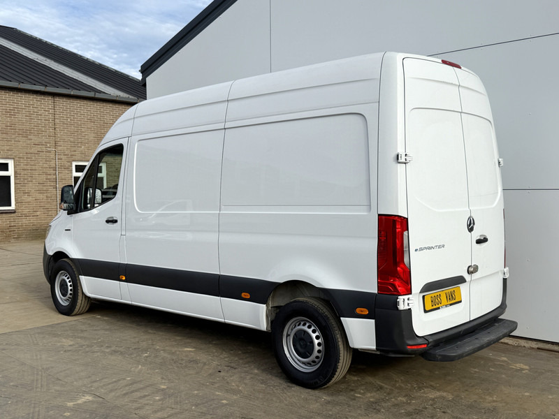 Mercedes-Benz eSprinter 312 55kWh ALL-IN PRIJS L2H2 55kWh 168km WLTP 80kw Snelladen Climate Control Stoelverwarming - Panel van, Electric van: picture 2 Mercedes-Benz eSprinter 312 55kWh ALL-IN PRIJS L2H2 55kWh 168km WLTP 80kw Snelladen Climate Control Stoelverwarming - Panel van, Electric van: picture 2