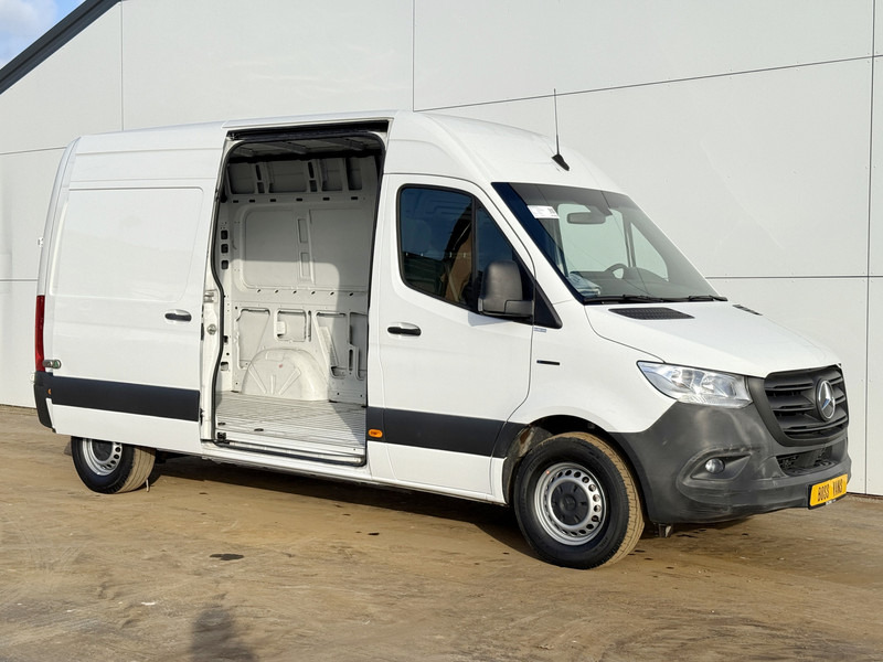 Mercedes-Benz eSprinter 312 ALL-IN PRIJS L2H2 55kWh 168km WLTP 80kw Snelladen Climate Control Camera Stoelverwarming - Panel van, Electric van: picture 5 Mercedes-Benz eSprinter 312 ALL-IN PRIJS L2H2 55kWh 168km WLTP 80kw Snelladen Climate Control Camera Stoelverwarming - Panel van, Electric van: picture 5
