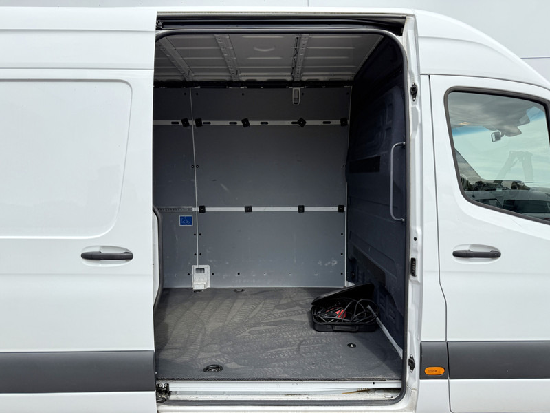 Leasing of Mercedes-Benz eSprinter 312 - Binnenkort verwacht! L2H2 100% Elektrisch 55kWh 168km WLTP 80kw Snelladen Climate Control Camera Stoelverwarming Mercedes-Benz eSprinter 312 - Binnenkort verwacht! L2H2 100% Elektrisch 55kWh 168km WLTP 80kw Snelladen Climate Control Camera Stoelverwarming: picture 10