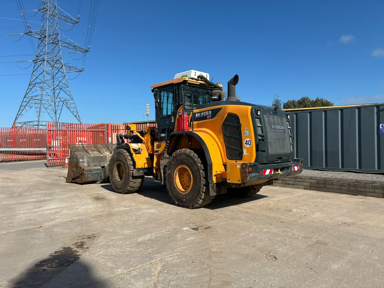Hyundai HL955AXT - Wheel loader: picture 3 Hyundai HL955AXT - Wheel loader: picture 3