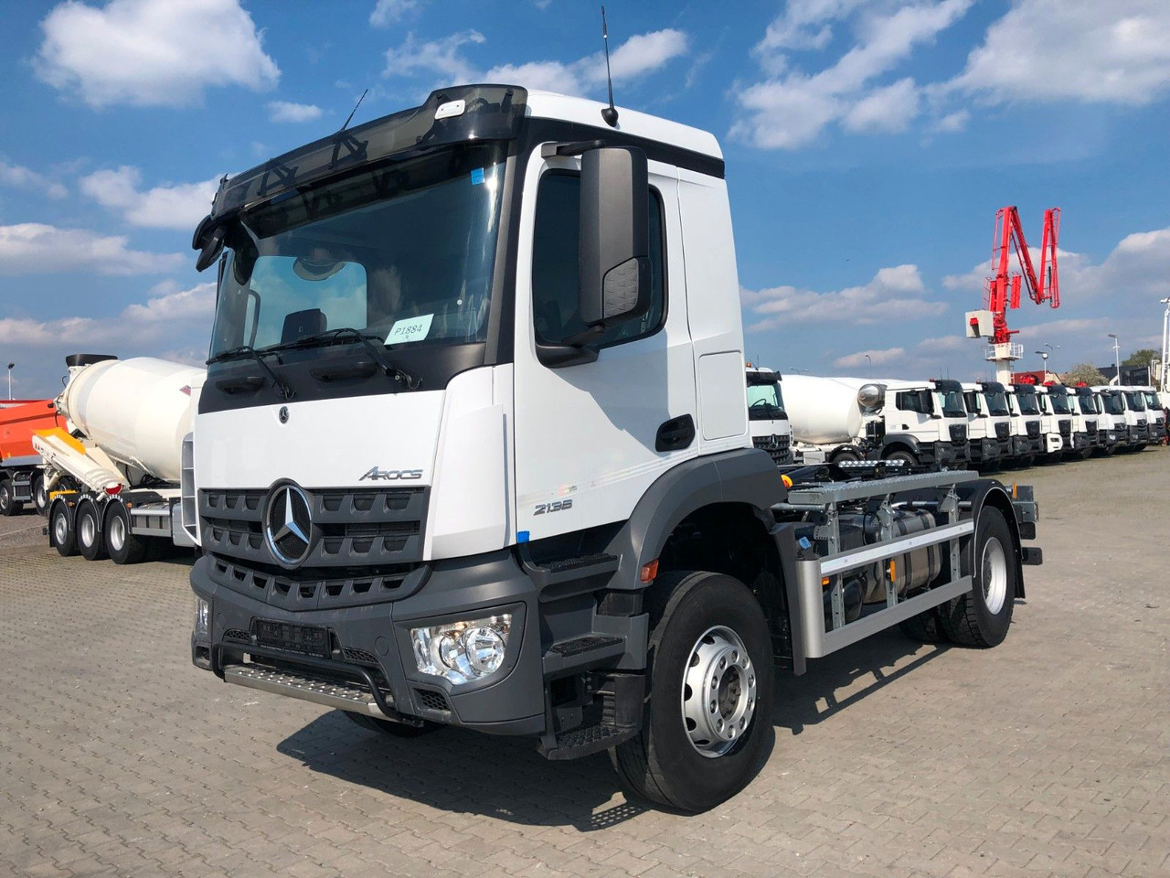 Mercedes-Benz AROCS 2136 Abrollkipper HYVA HKS-12-37-S - Hook lift truck: picture 2 Mercedes-Benz AROCS 2136 Abrollkipper HYVA HKS-12-37-S - Hook lift truck: picture 2