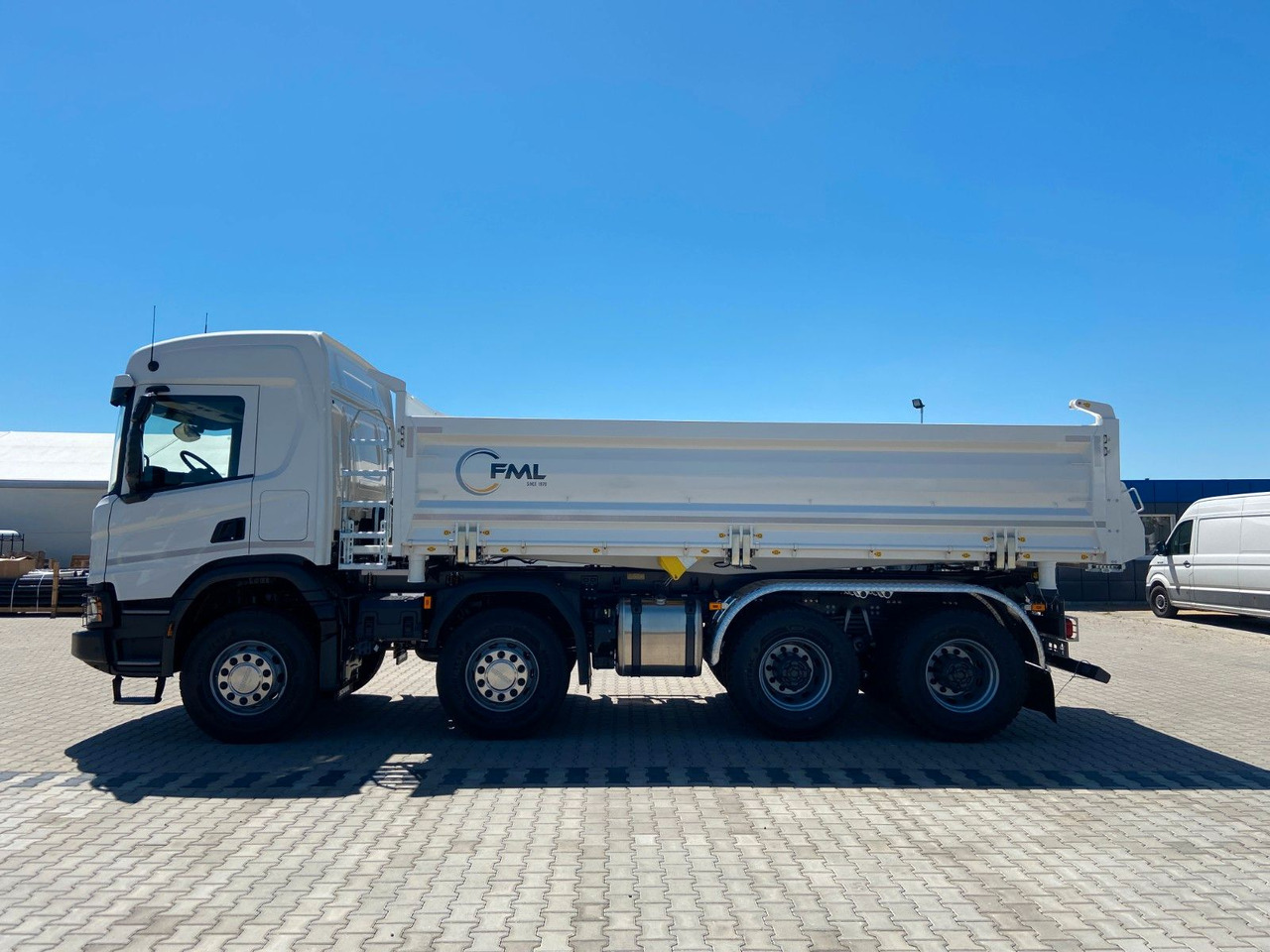 Scania P420 8x4 FML DREISEITENKIPPER - Tipper: picture 4 Scania P420 8x4 FML DREISEITENKIPPER - Tipper: picture 4