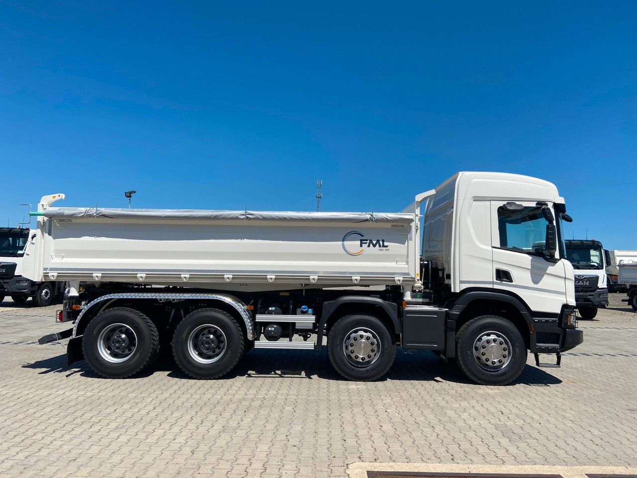 Scania P420 8x4 FML DREISEITENKIPPER - Tipper: picture 3 Scania P420 8x4 FML DREISEITENKIPPER - Tipper: picture 3