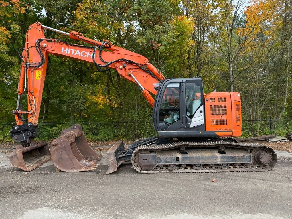 Hitachi ZX225 US LC-6 - Crawler excavator: picture 2 Hitachi ZX225 US LC-6 - Crawler excavator: picture 2