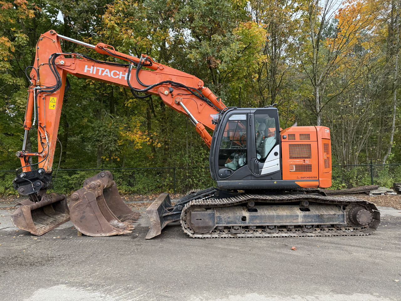 Hitachi ZX225USLC-6 - Crawler excavator: picture 2 Hitachi ZX225USLC-6 - Crawler excavator: picture 2