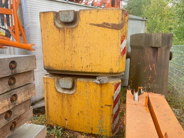 Liebherr Ballastplatten / Counterweight plates LTM 1200-5.1 - Loader crane for Construction machinery: picture 1 Liebherr Ballastplatten / Counterweight plates LTM 1200-5.1 - Loader crane for Construction machinery: picture 1