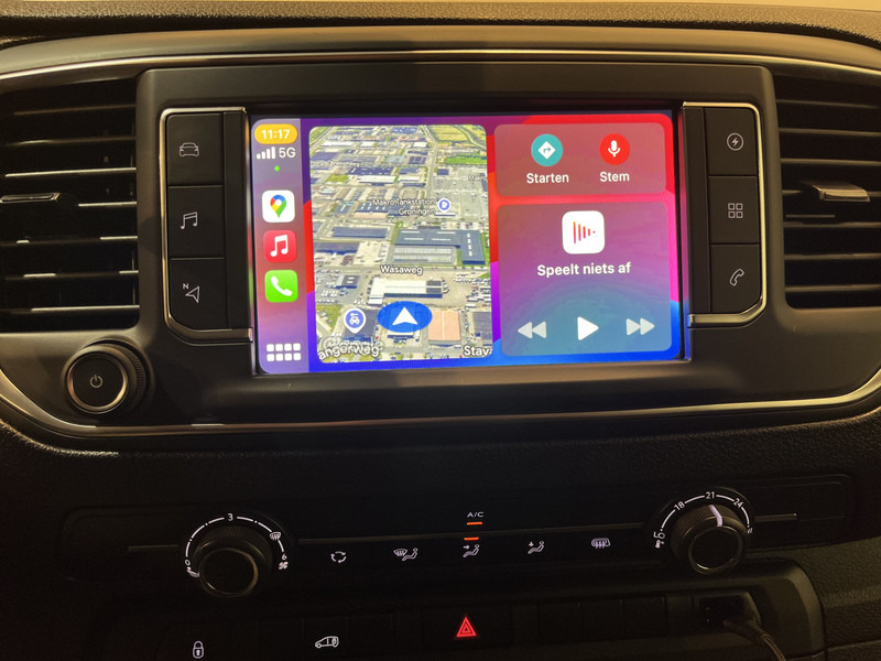 Small van, Electric van Peugeot e-Expert EV L2 75 kWh Servicebus / Inrichting / 100% Elektrisch / Airco / 220V. / Trekhaak / Camera / Cruise Control / Navigatie / CarPlay / 3-Zits / 1.900 KM !!: picture 8