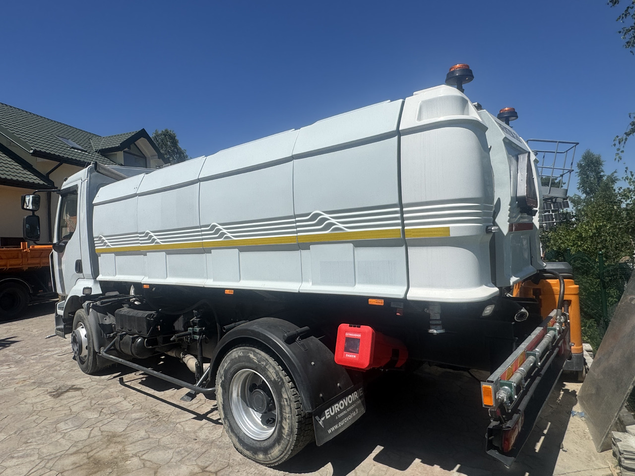 Renault Midlum water truck laveuse sprinkler - Road sweeper: picture 3 Renault Midlum water truck laveuse sprinkler - Road sweeper: picture 3