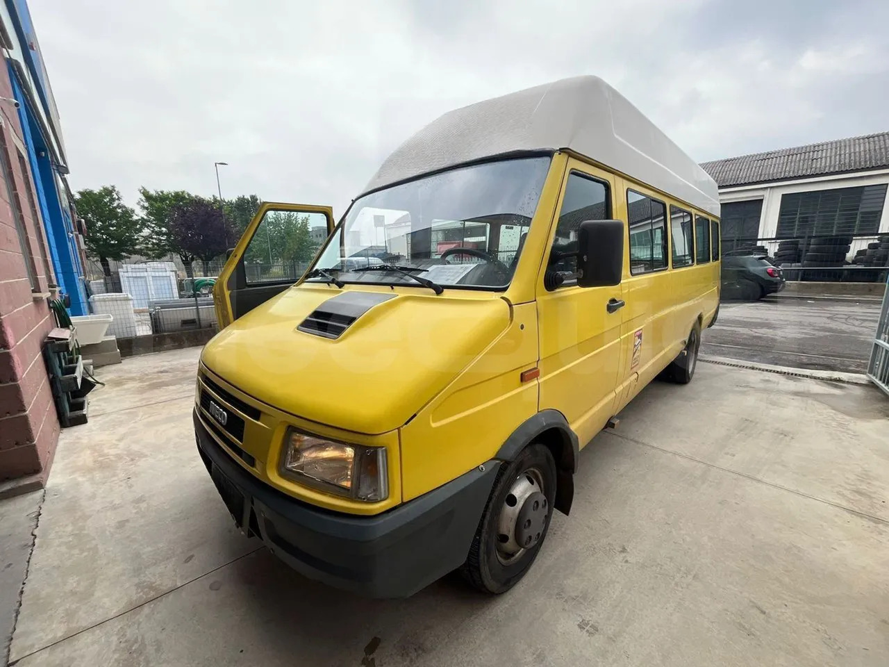 Iveco A45E10 - School bus: picture 3 Iveco A45E10 - School bus: picture 3