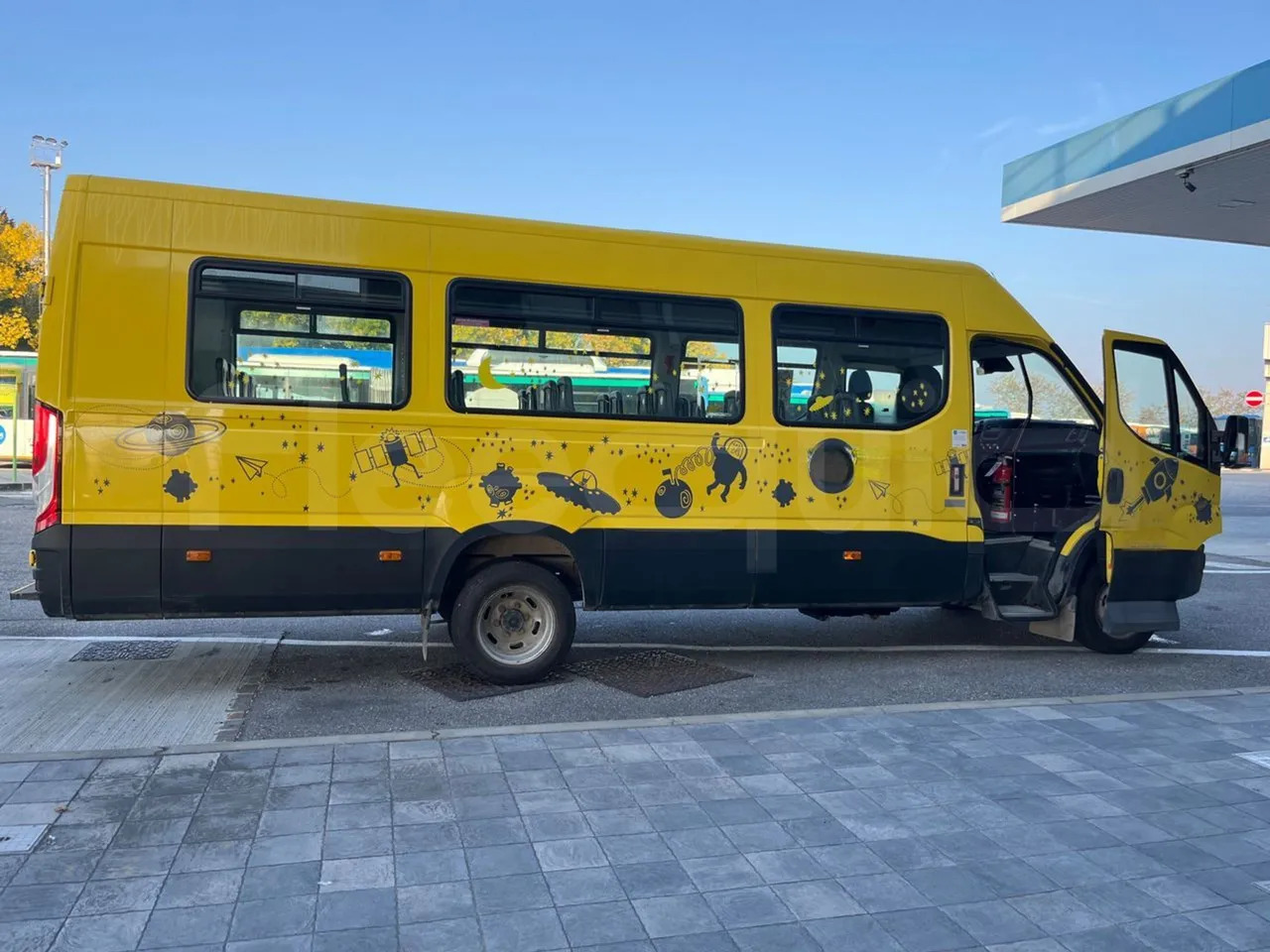 School bus Iveco Daily: picture 12
