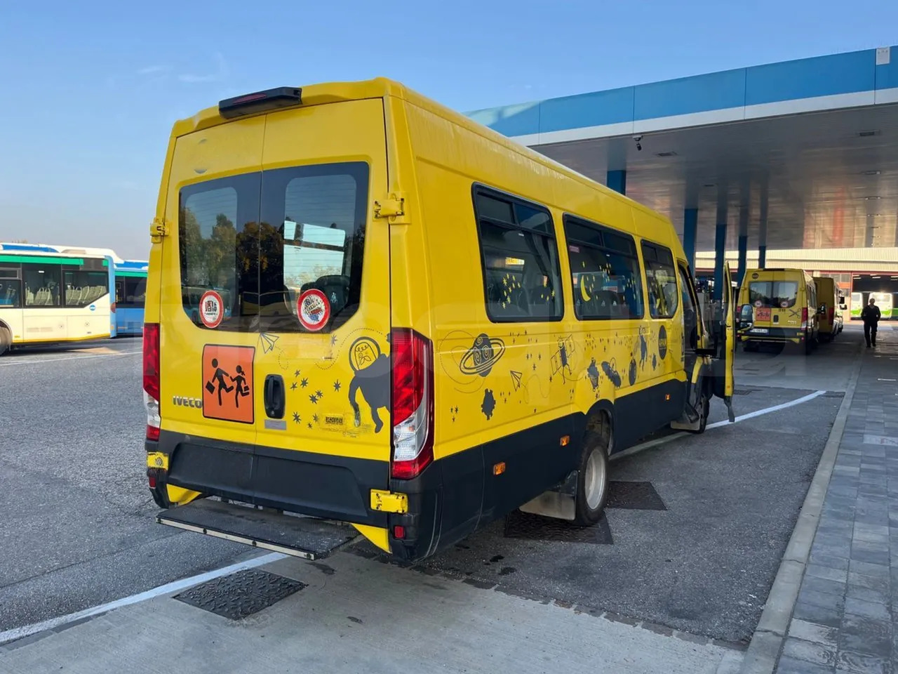 School bus Iveco Daily: picture 8