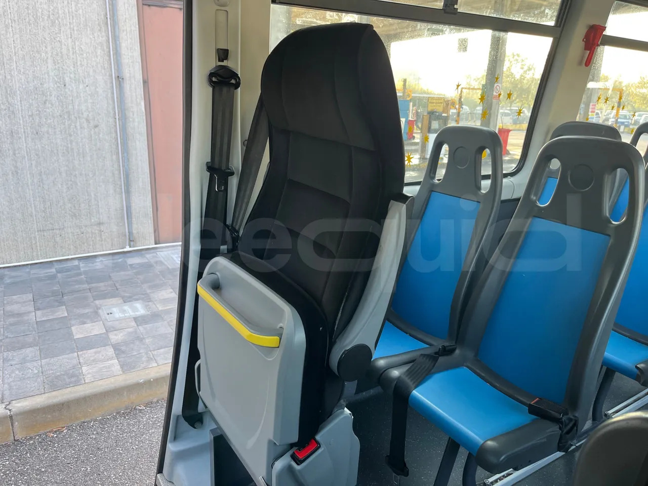 School bus Iveco Daily: picture 18