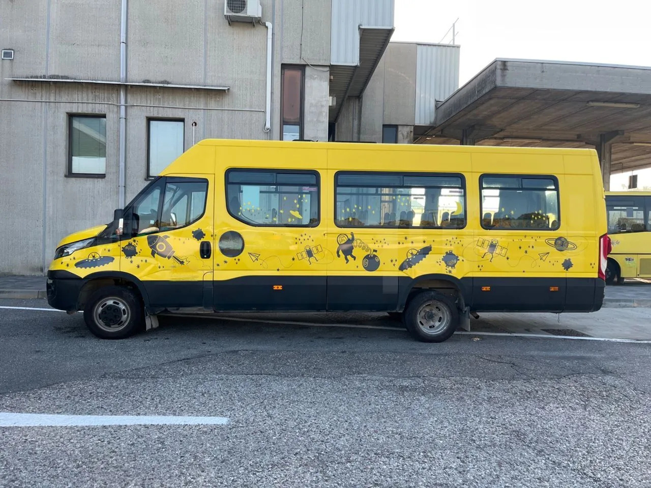 School bus Iveco Daily: picture 6