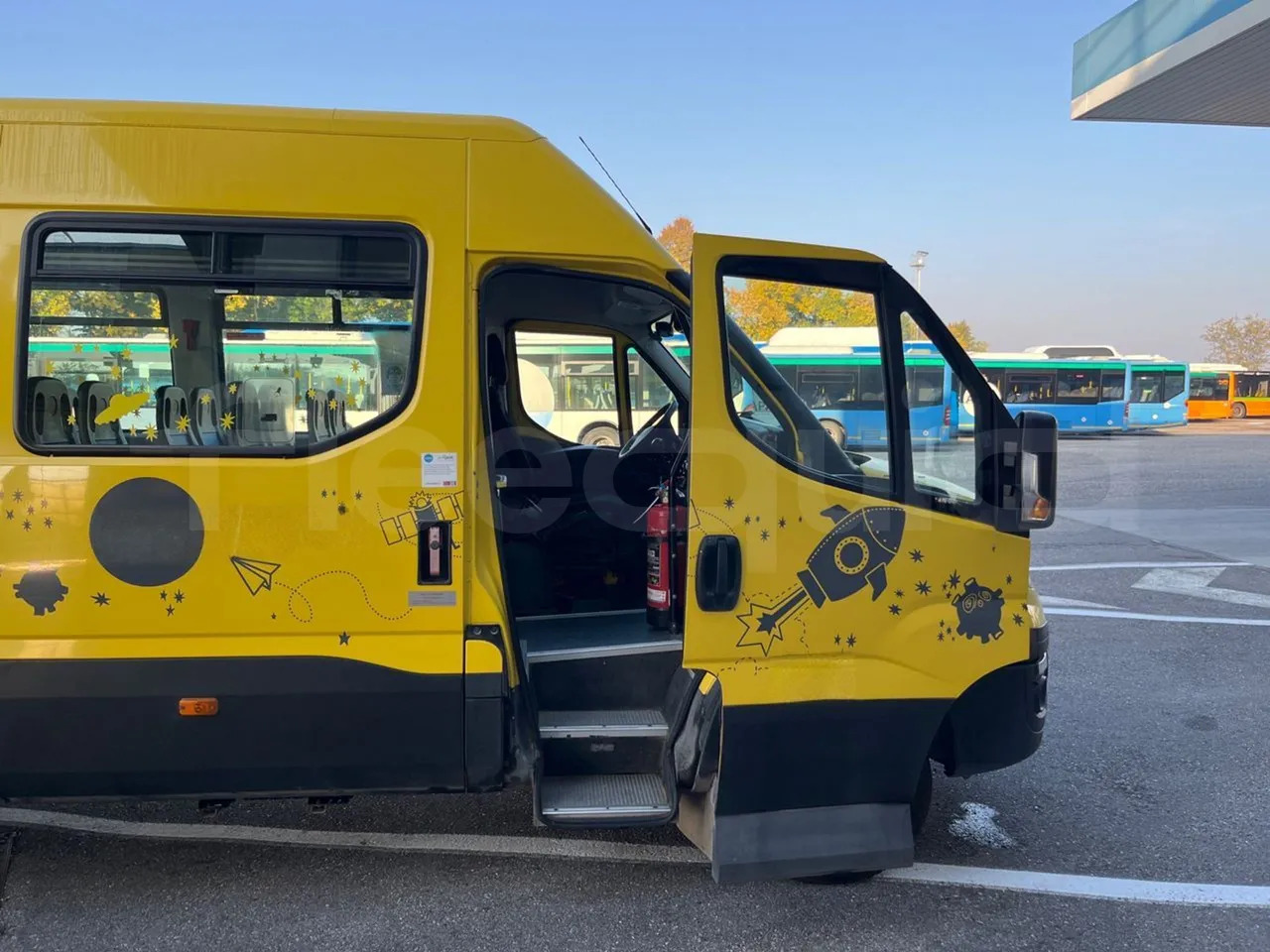 School bus Iveco Daily: picture 13