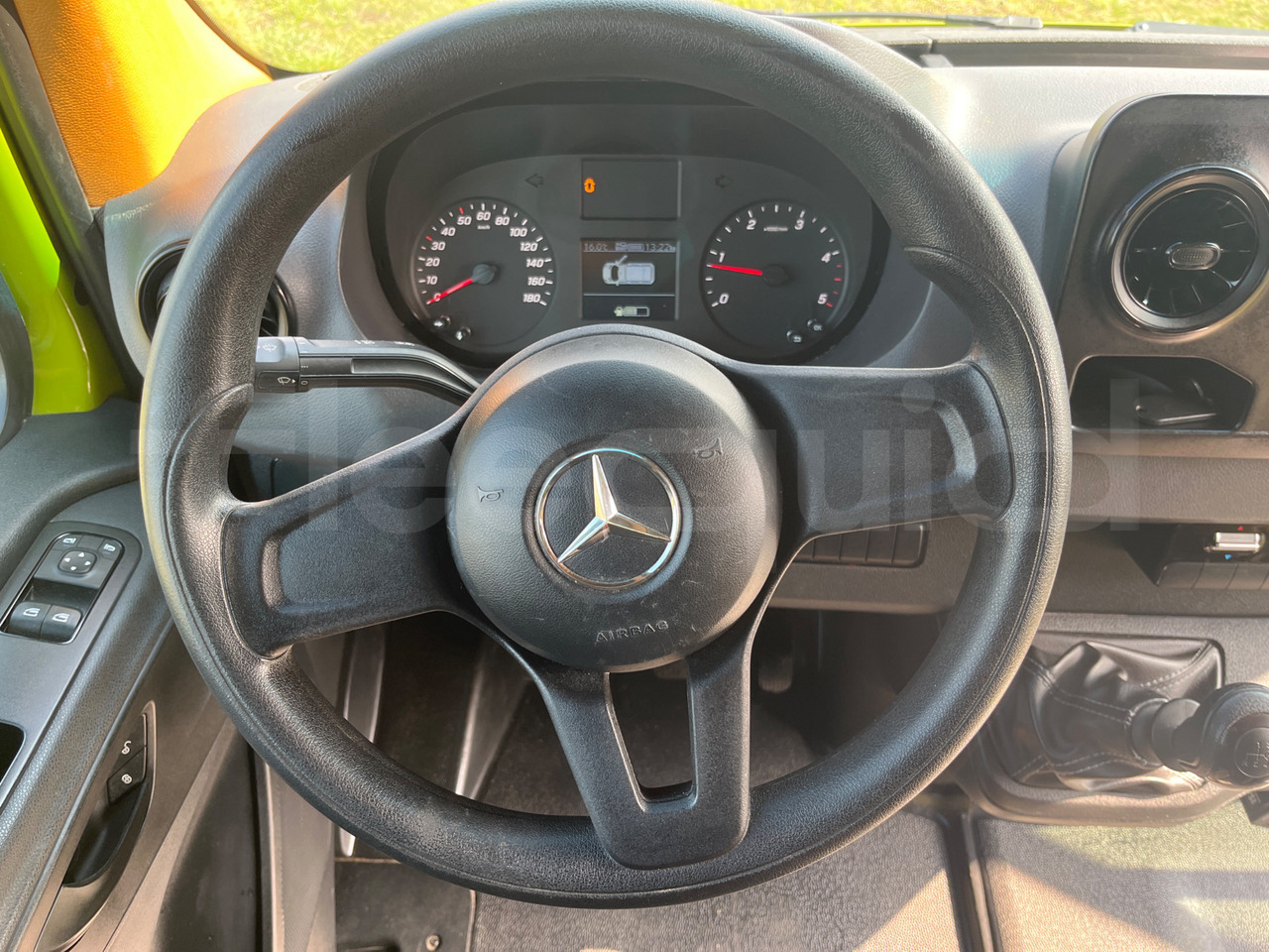 Mercedes-Benz Sprinter - Coach: picture 3 Mercedes-Benz Sprinter - Coach: picture 3