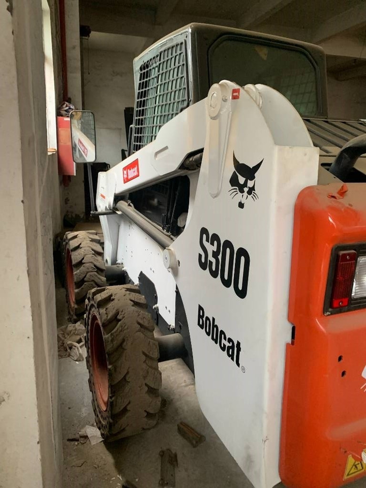 Bobcat S 300 - Skid steer loader: picture 4 Bobcat S 300 - Skid steer loader: picture 4