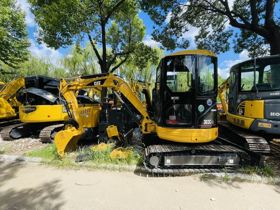 CAT 303C CR - Mini excavator: picture 1 CAT 303C CR - Mini excavator: picture 1