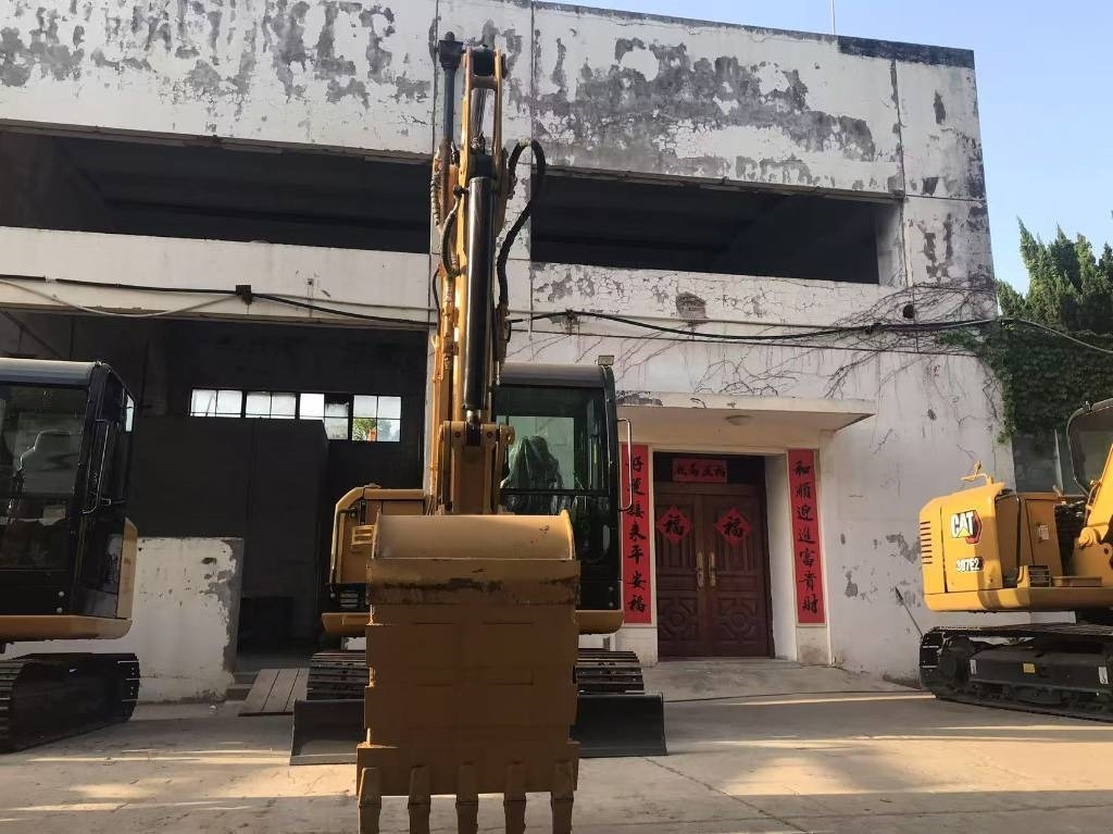 Crawler excavator CAT 305.5E2: picture 7