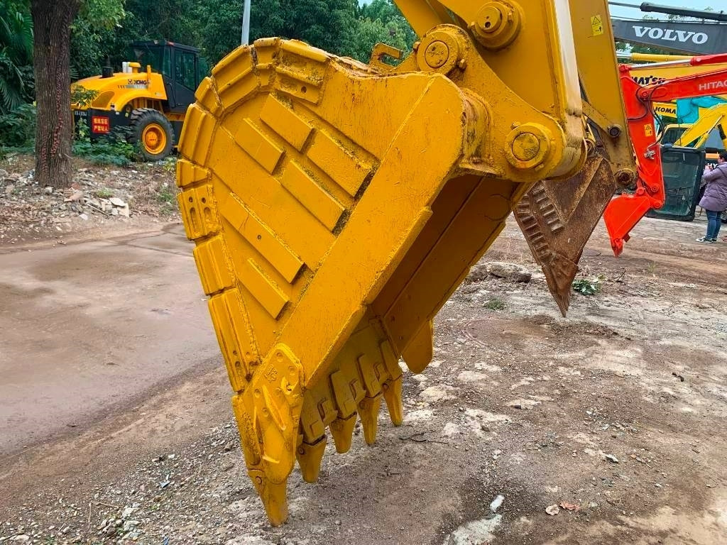 CAT 323 D L - Crawler excavator: picture 2 CAT 323 D L - Crawler excavator: picture 2