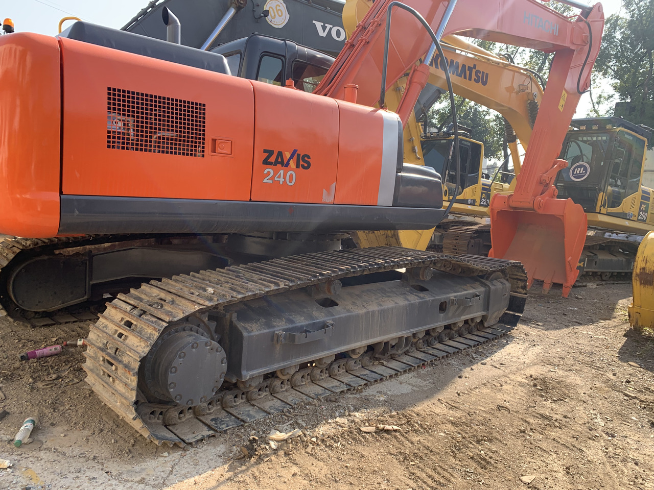 HITACHI ZAXIS240 - Wheel excavator: picture 3 HITACHI ZAXIS240 - Wheel excavator: picture 3