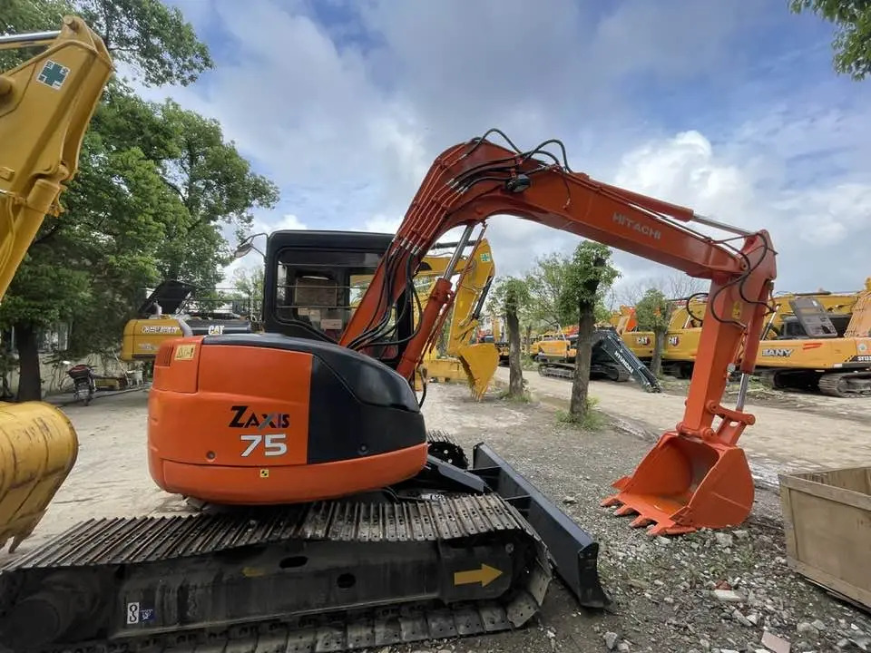 Hitachi ZX75US-7 - Mini excavator: picture 1 Hitachi ZX75US-7 - Mini excavator: picture 1