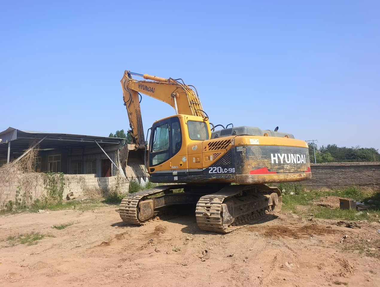 Hyundai 220LC - Excavator: picture 2 Hyundai 220LC - Excavator: picture 2