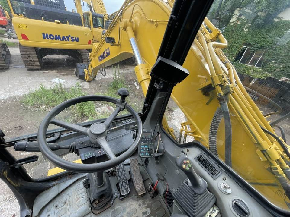 Komatsu PW160-8 [ - Wheel excavator: picture 2 Komatsu PW160-8 [ - Wheel excavator: picture 2