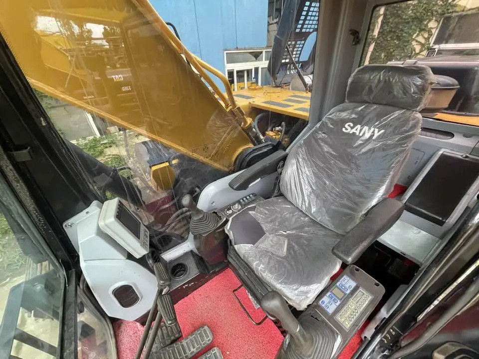 SANY SY305H - Excavator: picture 3 SANY SY305H - Excavator: picture 3