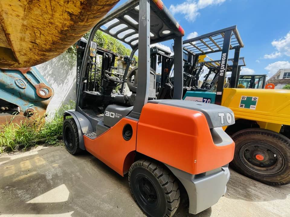 Toyota 8FGU30 - Forklift: picture 2 Toyota 8FGU30 - Forklift: picture 2