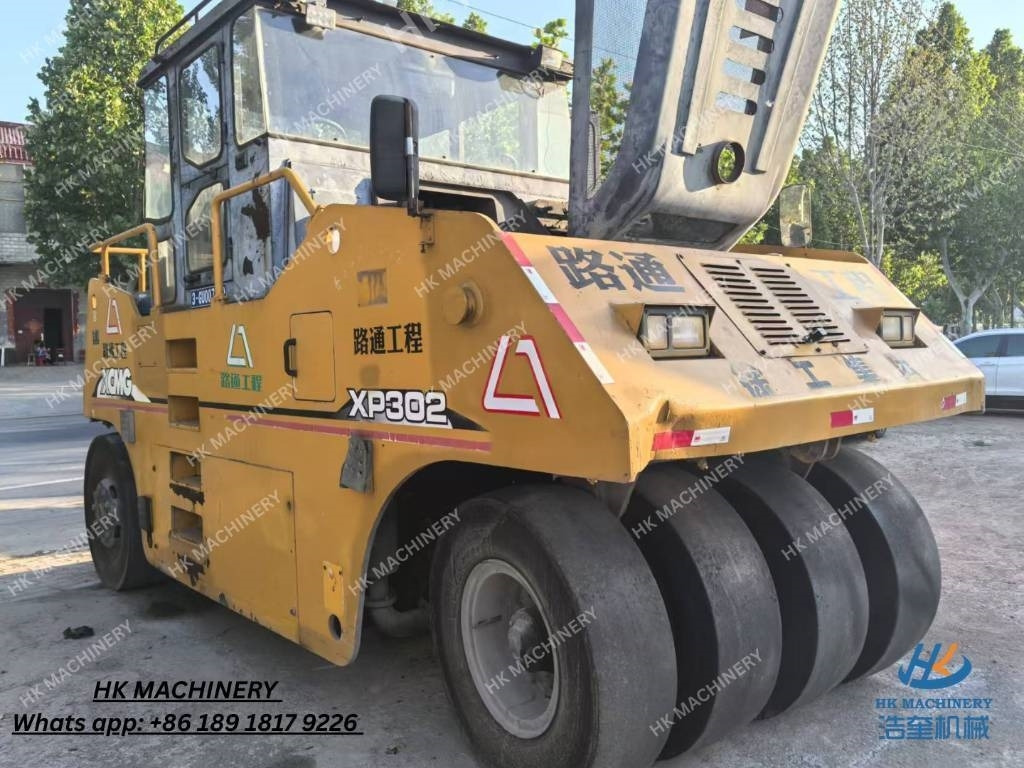 XCMG XP302 - Pneumatic roller: picture 1 XCMG XP302 - Pneumatic roller: picture 1