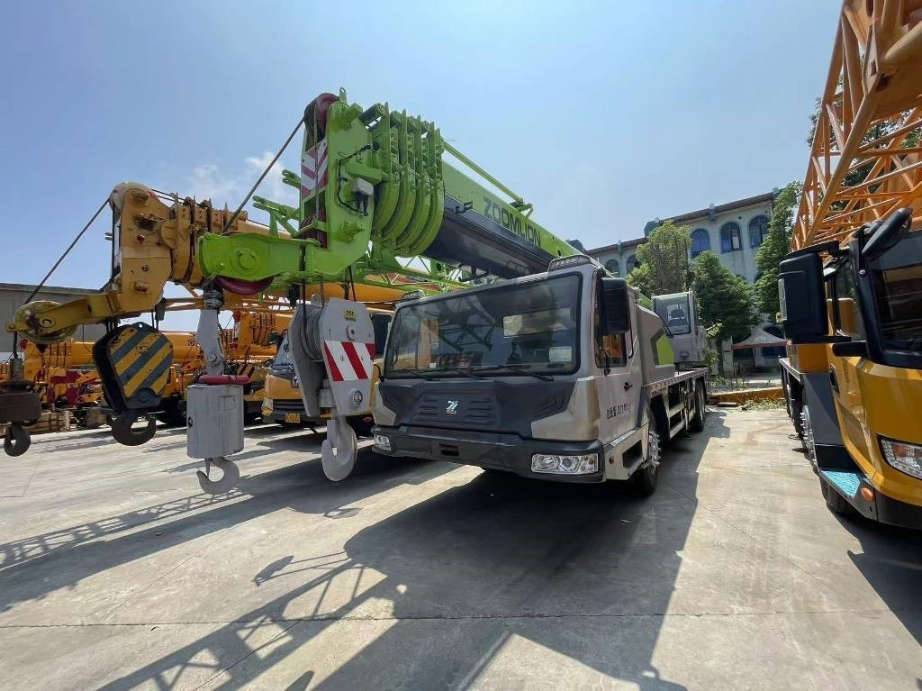 Zoomlion ZTC251V - Mobile crane: picture 1 Zoomlion ZTC251V - Mobile crane: picture 1