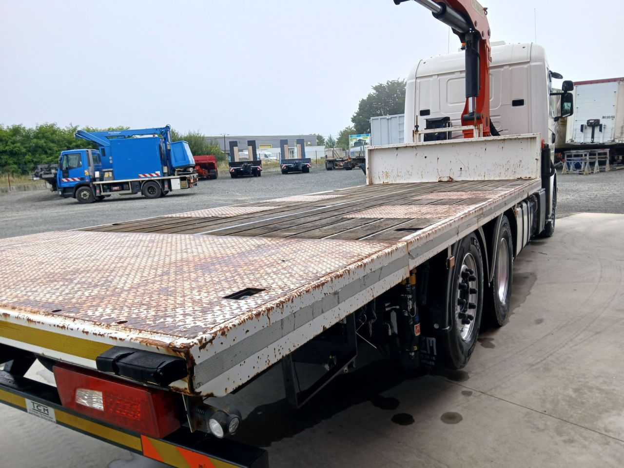 SCANIA 410 6x2 Standard platform Truck - Dropside/ Flatbed truck, Crane truck: picture 3 SCANIA 410 6x2 Standard platform Truck - Dropside/ Flatbed truck, Crane truck: picture 3