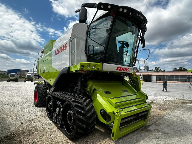Claas Lexion 770 TT - Combine harvester: picture 1 Claas Lexion 770 TT - Combine harvester: picture 1