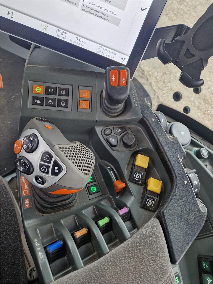 Claas AXION 960 TT  - Farm tractor: picture 5 Claas AXION 960 TT  - Farm tractor: picture 5