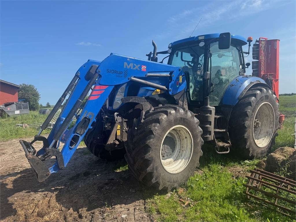 New Holland T7060TG - Farm tractor: picture 1 New Holland T7060TG - Farm tractor: picture 1